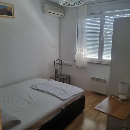 Apartment Spacious Flat At Wombo Combo Split